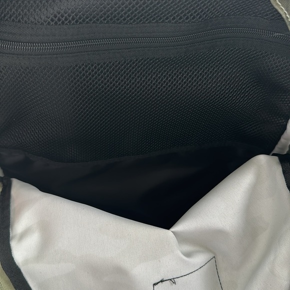 NWT VS PINK Campus Backpack Camo - Picture 6 of 7